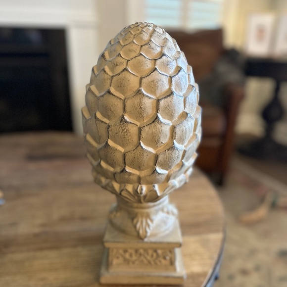 Artichoke  Figurine - Picture 1 of 3